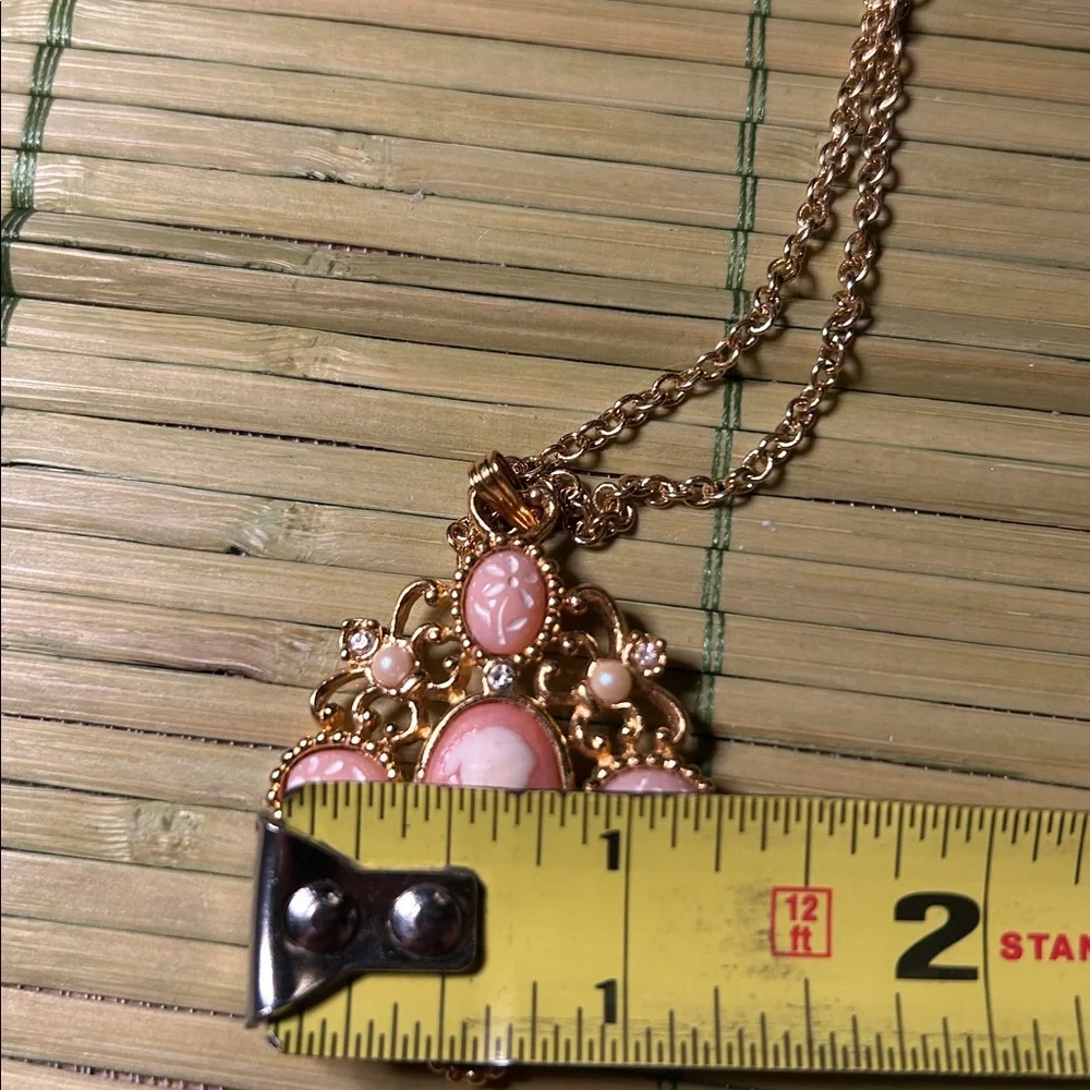 Avon pretty goldtone